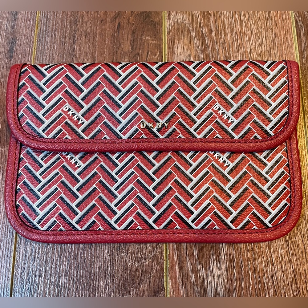 DKNY wallet